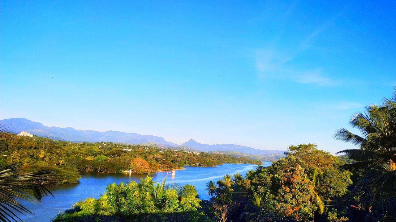Mahaweli View Inn Kandy Eksteriør billede
