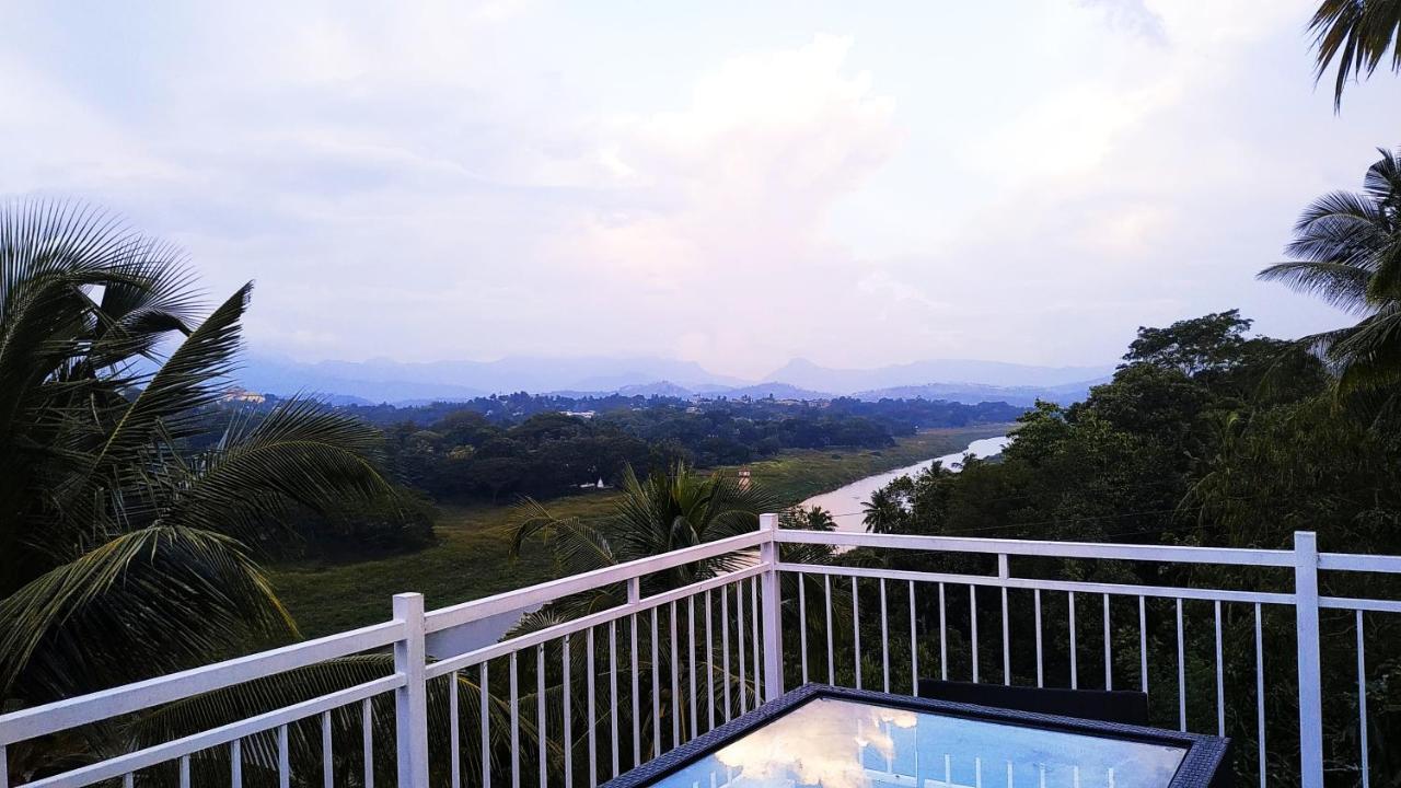 Mahaweli View Inn Kandy Eksteriør billede