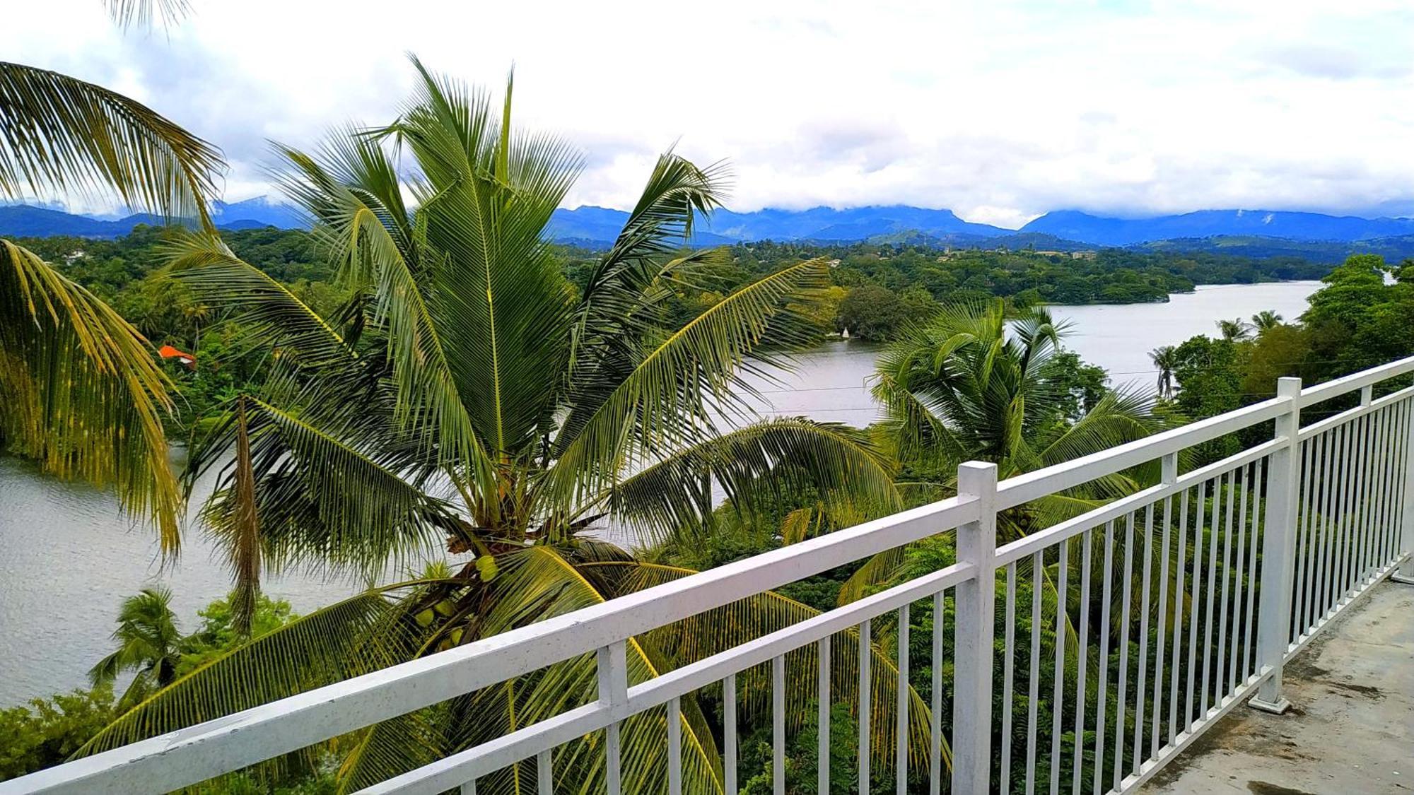 Mahaweli View Inn Kandy Eksteriør billede