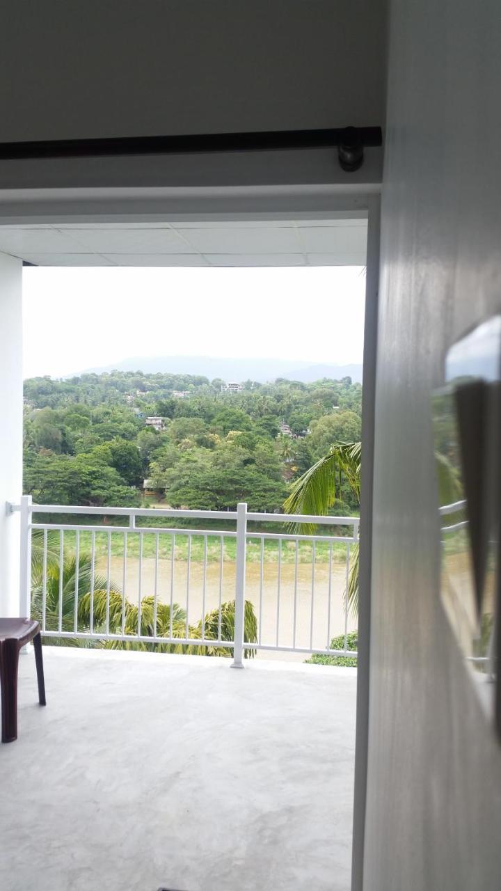 Mahaweli View Inn Kandy Eksteriør billede